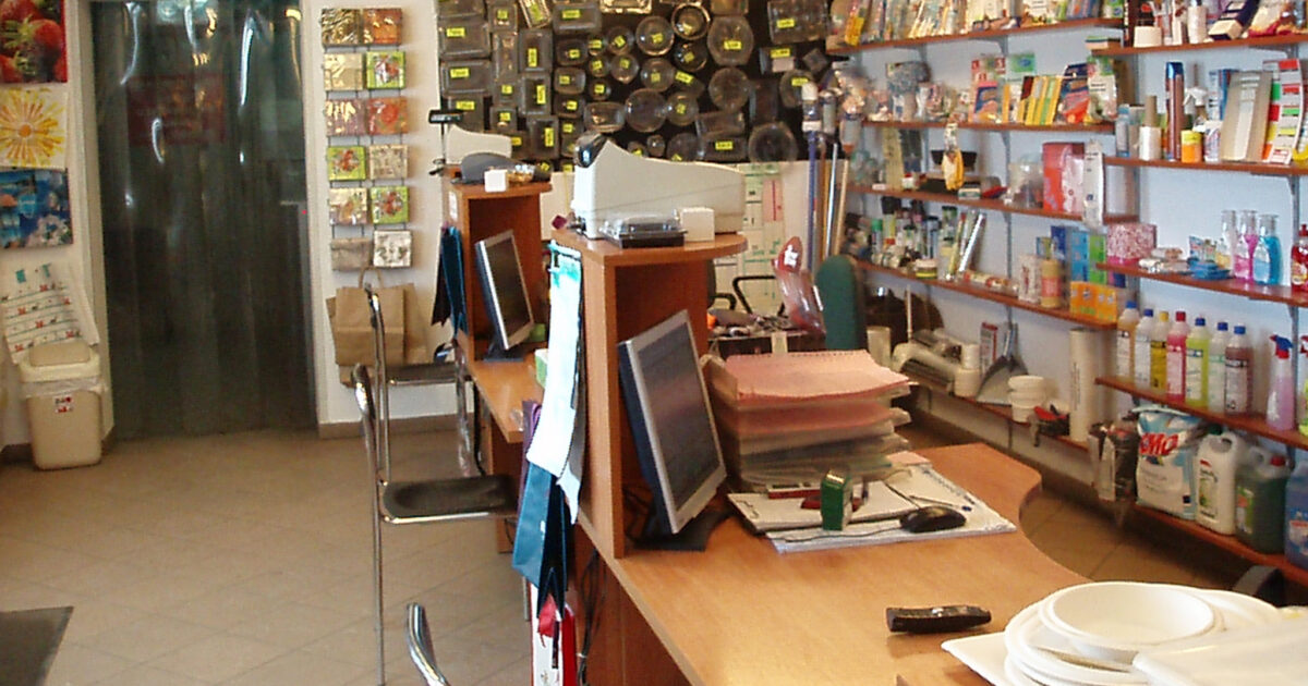 dział sprzedaży - luty 2012